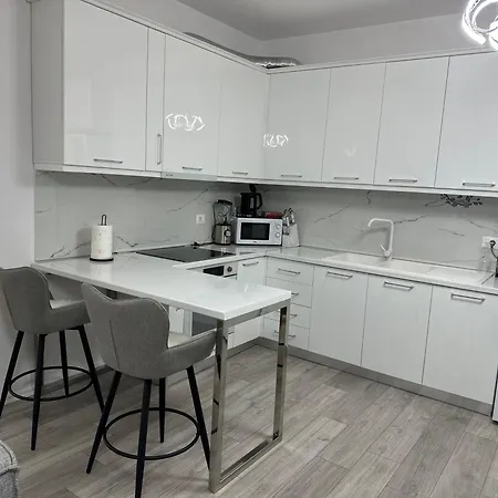 Bratti's Near Center And Mother Teresa Airport * Tiran