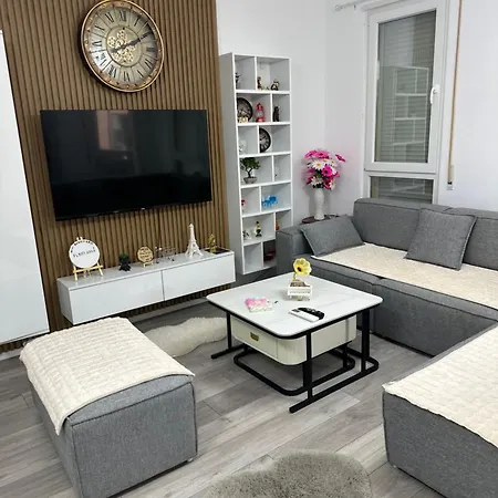 Bratti's Near Center And Mother Teresa Airport Tiran