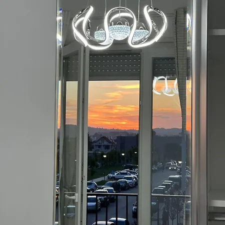 Bratti's Near Center And Mother Teresa Airport Tiran