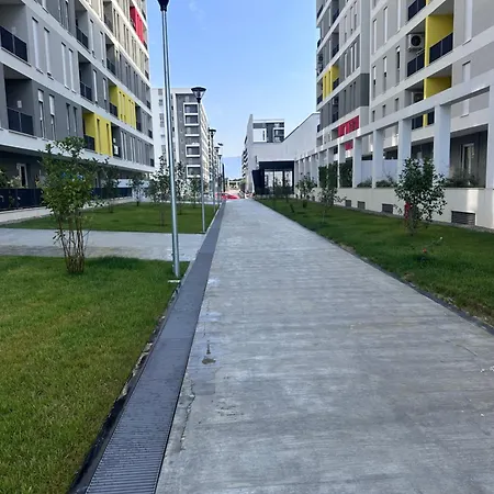 Bratti's Near Center And Mother Teresa Airport Daire