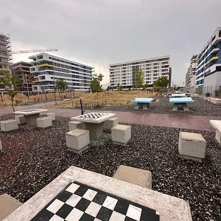 Daire Bratti's Near Center And Mother Teresa Airport *