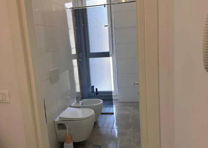 Bratti's Near Center And Mother Teresa Airport Apartamento