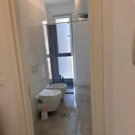 Bratti's Near Center And Mother Teresa Airport Appartement