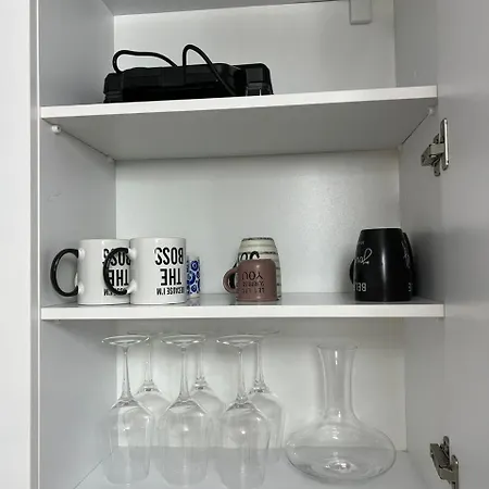 Bratti's Near Center And Mother Teresa Airport