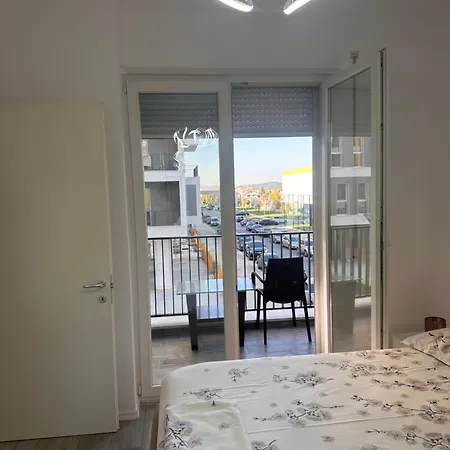 Bratti's Near Center And Mother Teresa Airport * Tirana