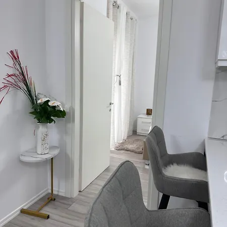 Appartement Bratti's Near Center And Mother Teresa Airport